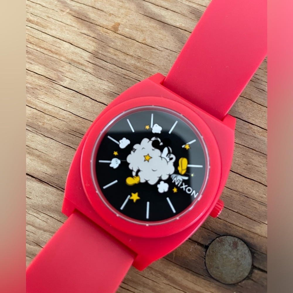 Nixon The Time Teller Disney Mickey Mouse Red Watch Japan Quartz Needs Battery - Picture 3 of 8